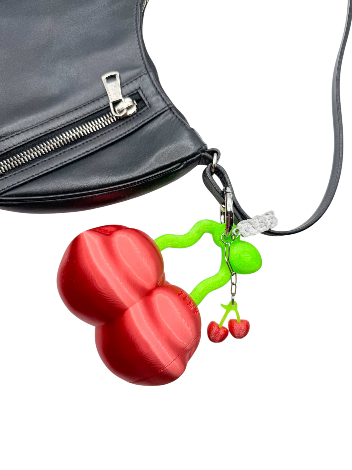 charm cosmic water cereza roja