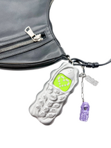 charm not a phone plateado