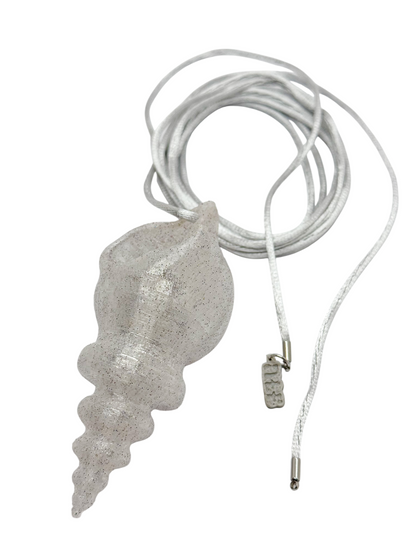 shell necklace