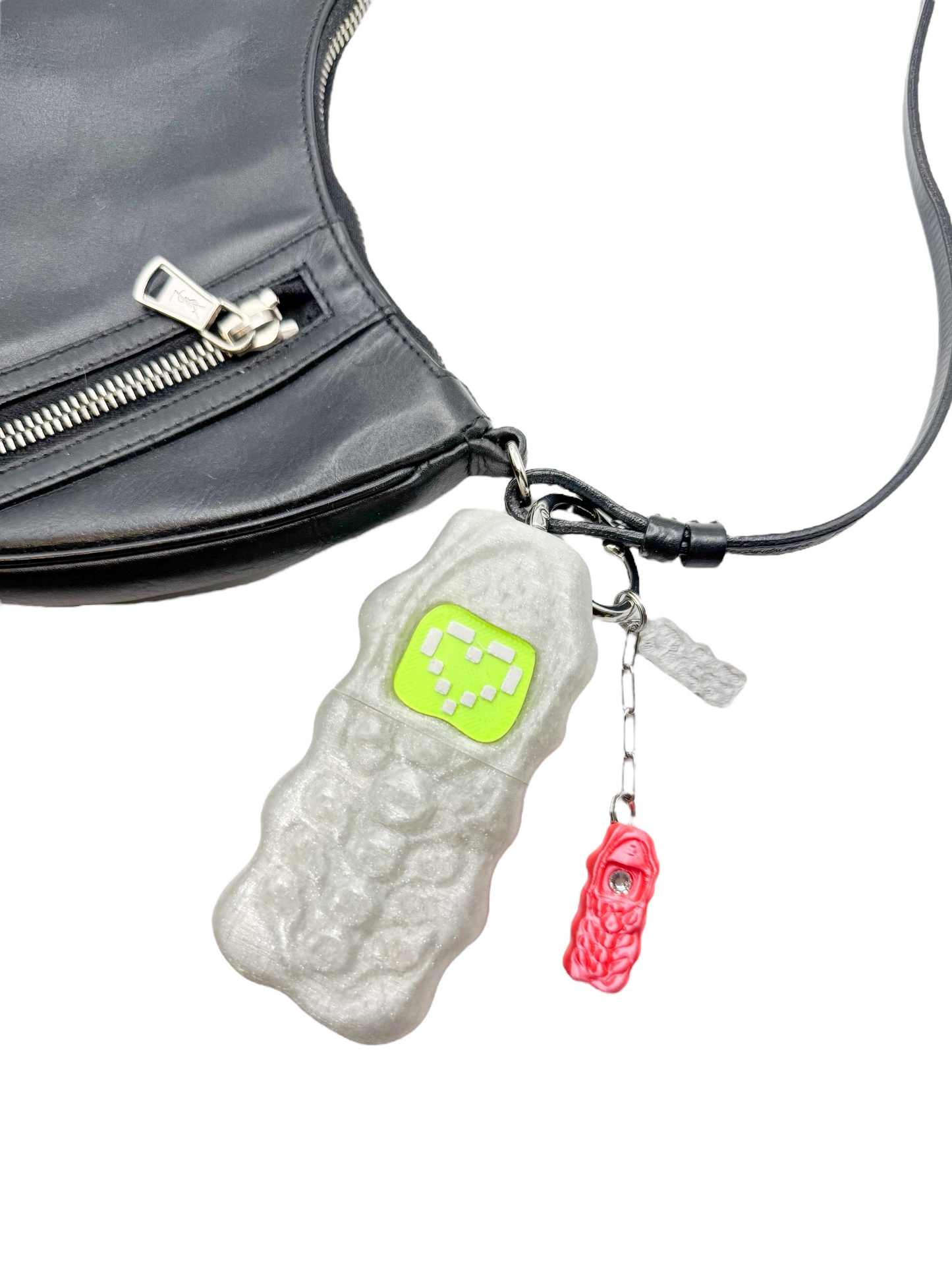 charm not a phone glitter plateado