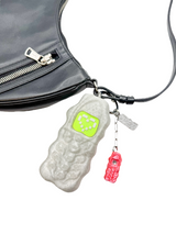 charm not a phone glitter plateado