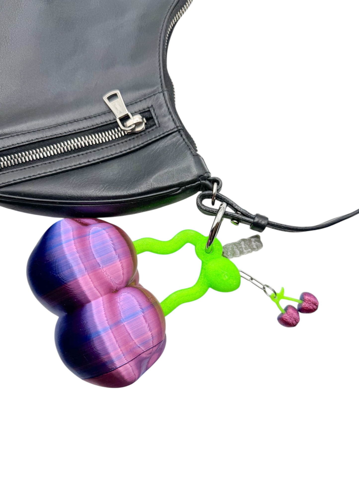 charm cosmic water cereza mora azul