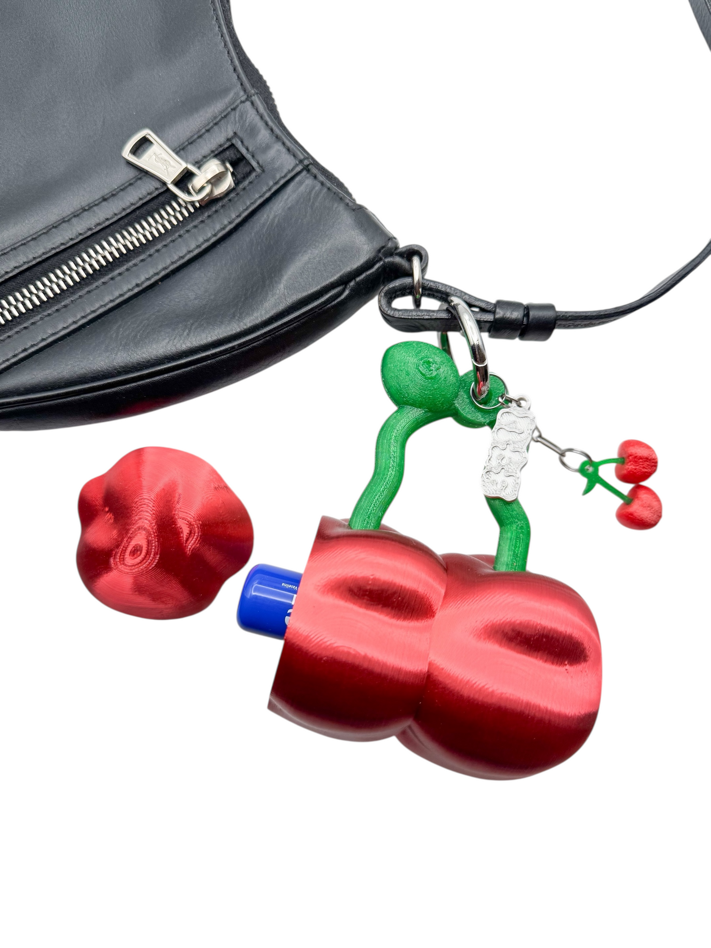 charm cosmic water cereza vino