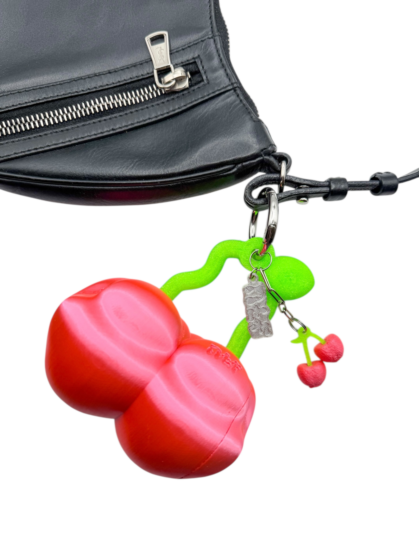 charm cosmic water cereza fucsia