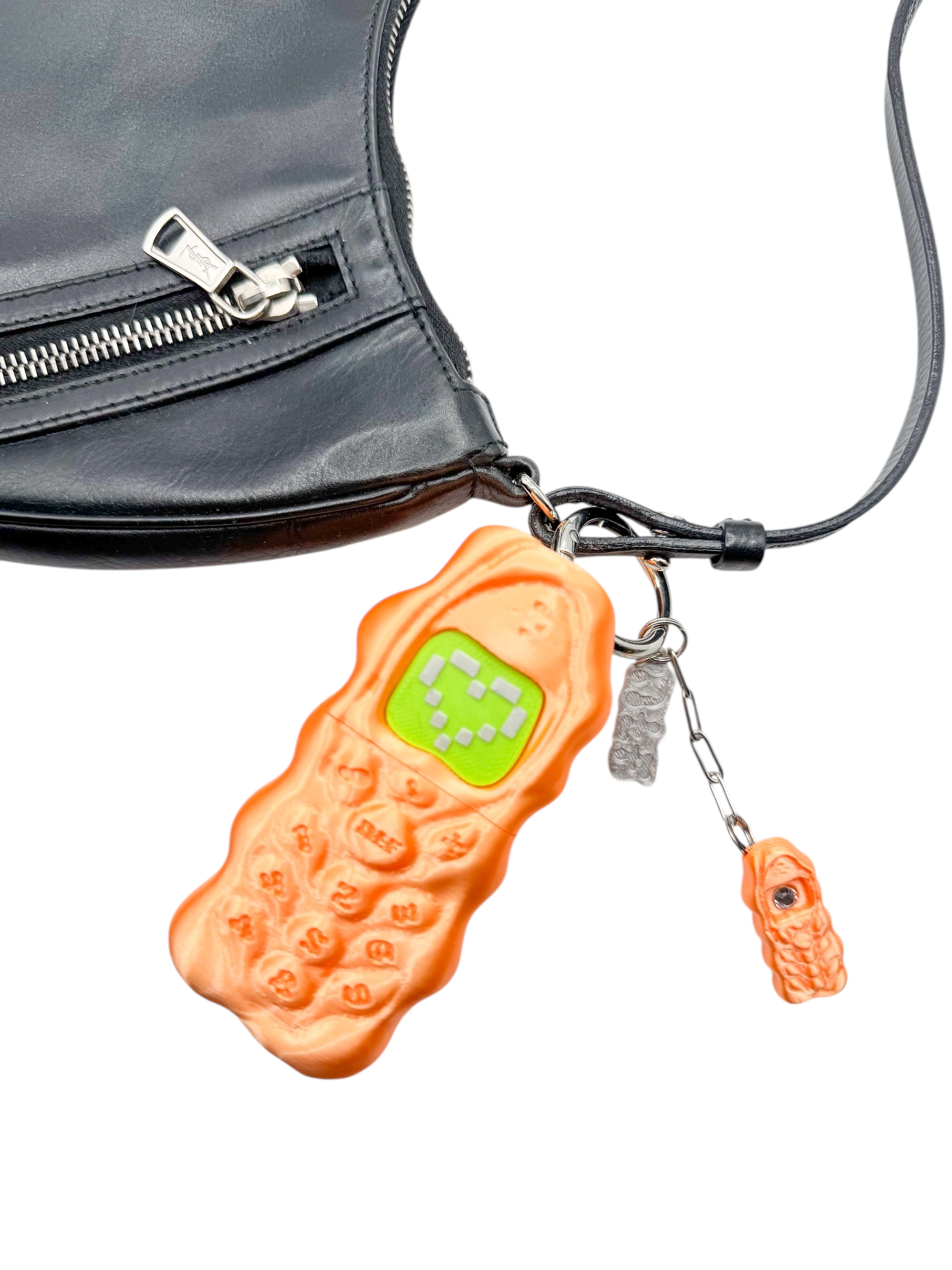 charm not a phone naranja