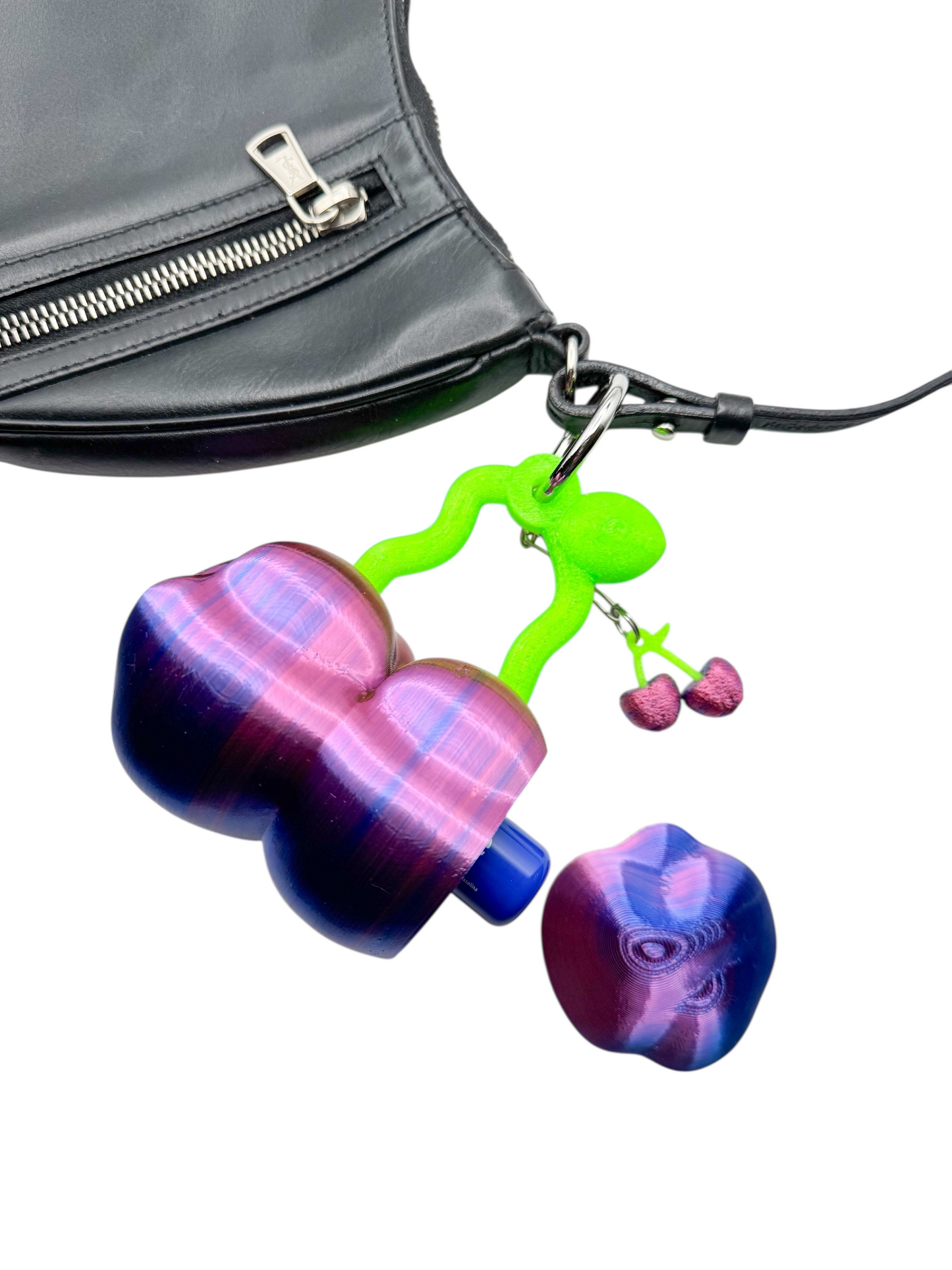 charm cosmic water cereza mora azul